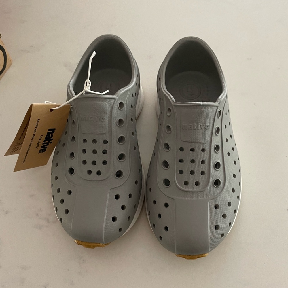 Native Shoes Kids

Robbie (Little Kid/Big Kid)